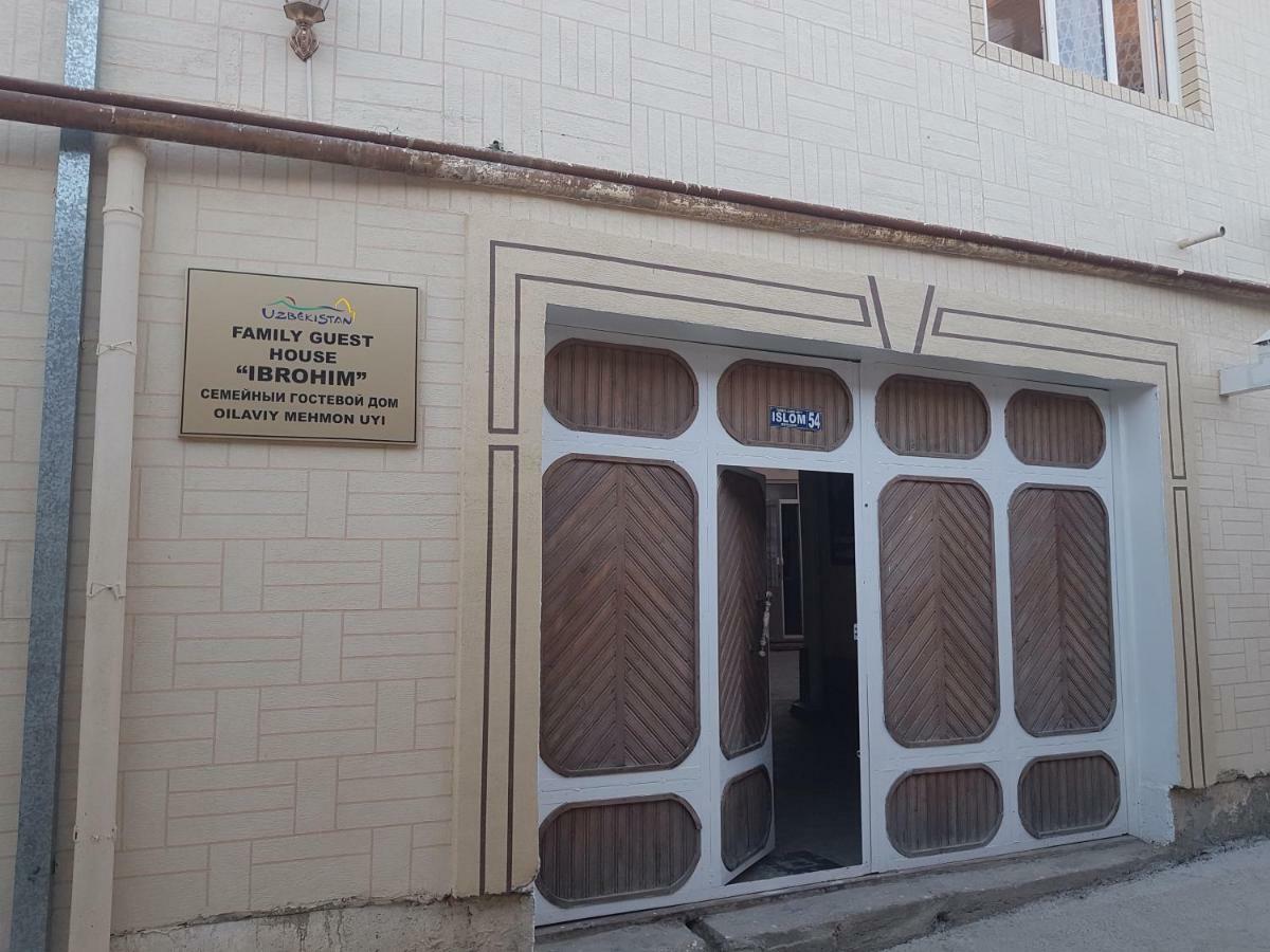 Guest House Ibrohim حلال Bukhara Esterno foto