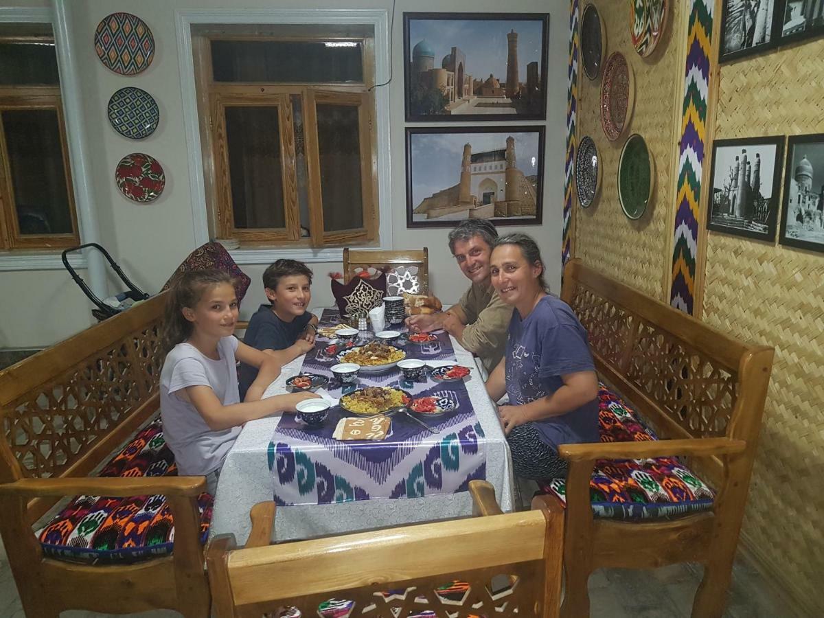 Guest House Ibrohim حلال Bukhara Esterno foto