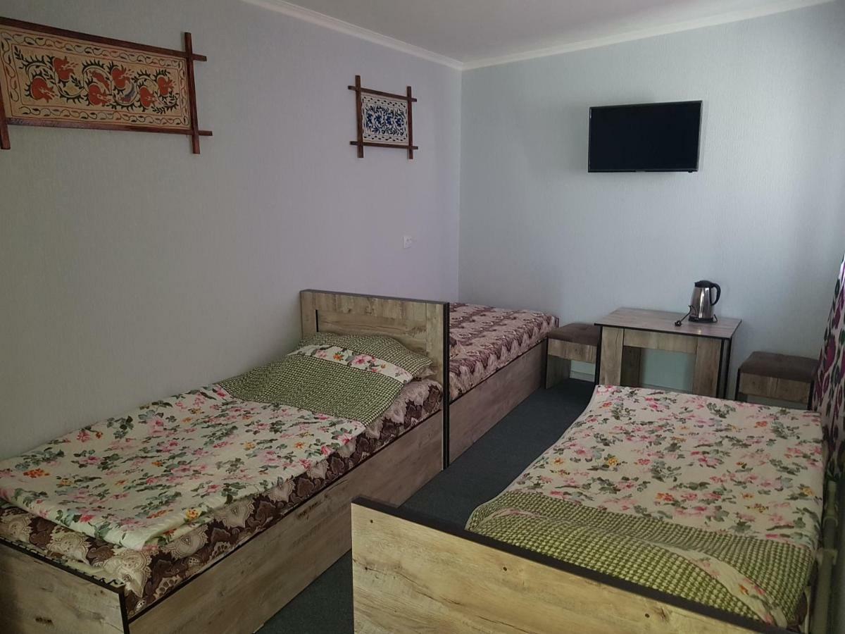 Guest House Ibrohim حلال Bukhara Esterno foto