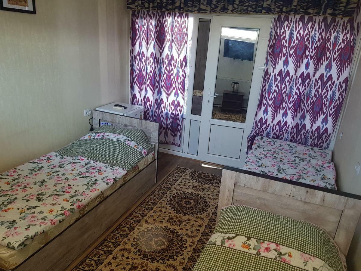 Guest House Ibrohim حلال Bukhara Esterno foto